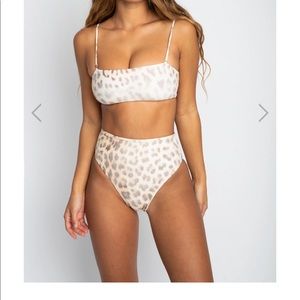 LOOKING FOR skatie Monroe bottoms